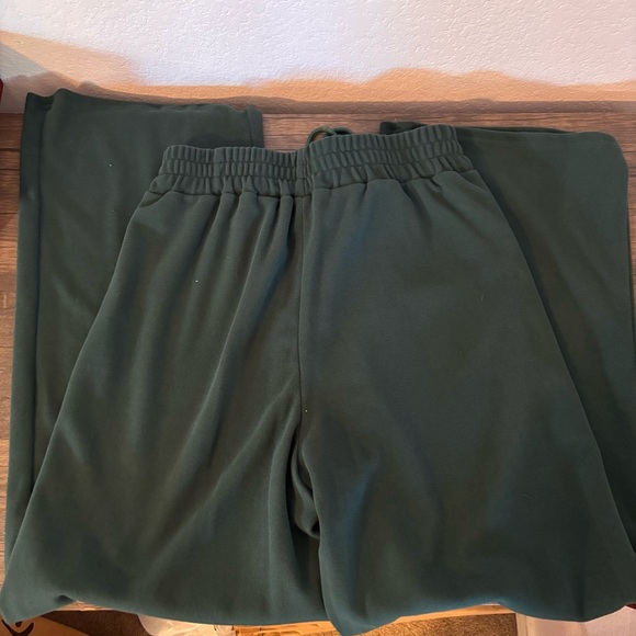 pants size medium - Picture 2 of 3